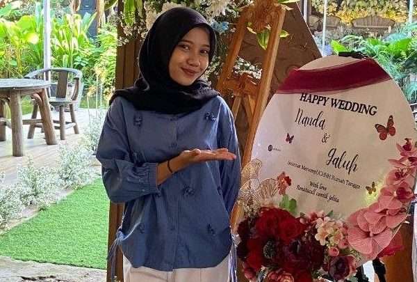 Tren Sewa Papan Ucapan Akrilik untuk Hari Spesial Mulai Diminati Gen Z di Pati