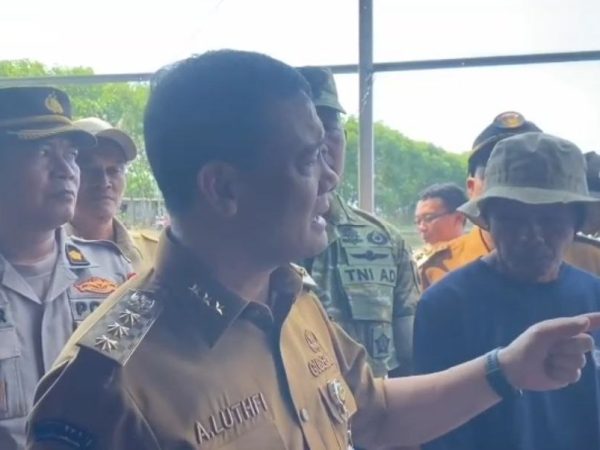 Gubernur Ahmad Luthfi Anggarkan Rp400 Juta untuk Perbaikan Tanggul Darurat Atasi Rob Tunggulsari 