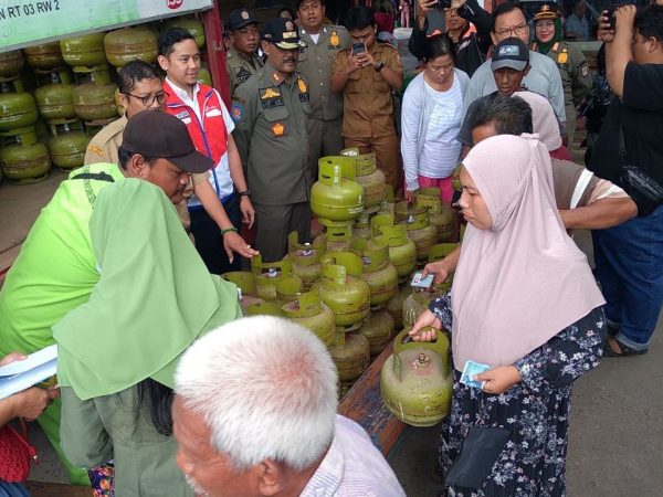 Jaga Stabilitas Pasokan, Pemkab Rembang Gelar Operasi Pasar LPG 3 Kg