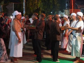 Meriah, Kirab Budaya dan Pergantian Luwur Adipati Tjitrosomo Sedot Perhatian Warga Jepara