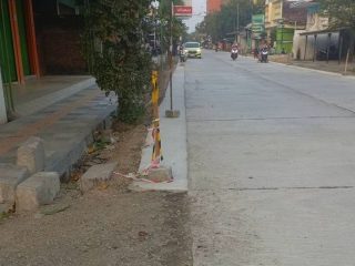 Pembangunan Bahu Jalan di Barat RSUD Kayen Tak Selesai, Ini sebabnya