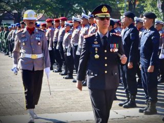 Polres Trenggalek Gelar Upacara Peringatan Hari Bhayangkara ke-80 di Alun-alun