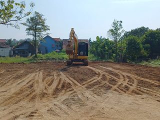 Tak Bisa Tunjukkan IUP, Aktivitas Pengurukan Lahan di Karangkebagusan Dihentikan