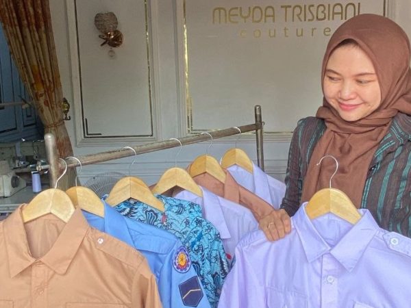 Jelang Tahun Ajaran Baru, Usaha Busana Meyda Panen Order Seragam Sekolah