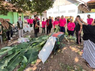 Mengubah Sampah Jadi Obat Jiwa, Terapi Hijau Mahasiswa BKI UIN Kudus di RPS Waluyotomo