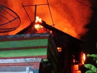 Kebakaran di Sluke Rembang Hanguskan Atap Rumah dan Sejumlah Barang Elektronik 