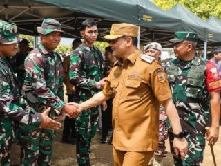 Gubernur Ahmad Luthfi Tekankan Semangat Collaborative Government Saat Buka Bakti TNI AD