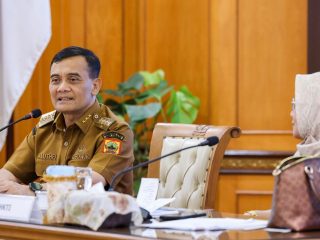 Tertahan Puluhan Tahun Jadi Agunan, Pemprov Jateng Kembalikan Ribuan Sertifikat Tanah Petani Gratis